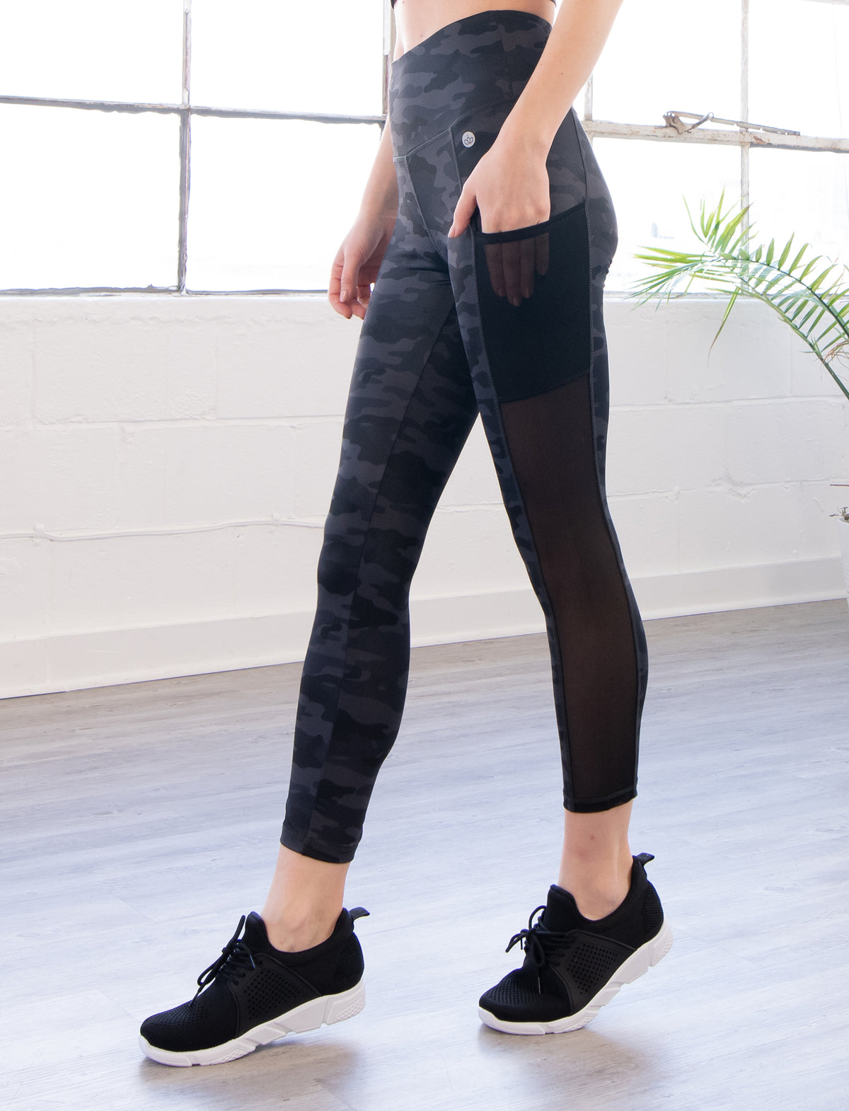 LADIES HIGH RISE 7/8TH LEGGING W/MESH SIDE PANEL